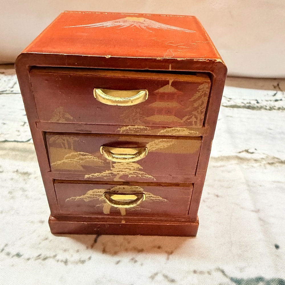Vintage Japanese Lacquer Jewelry Box Chest Gold Hand Painted Trinket Storage